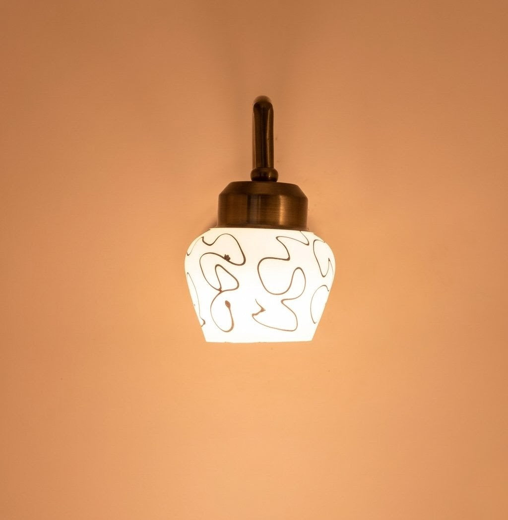 Modern Golden Curved Wall Sconce with Patterned Glass Shade
